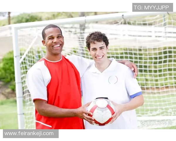 足球明星的魅力瞬间竖版图片展现他们在绿茵场上的风采与激情